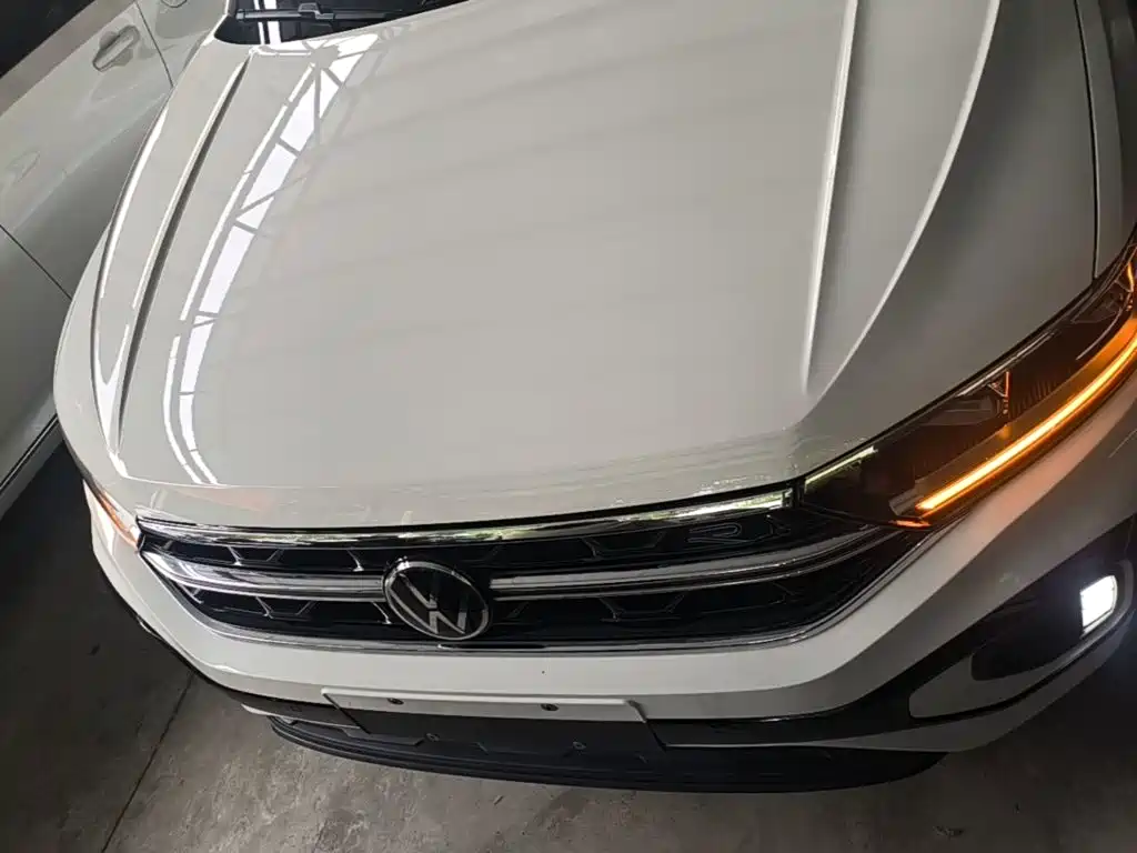 T-ROC 300 TSI DSG 2 WD Starlight