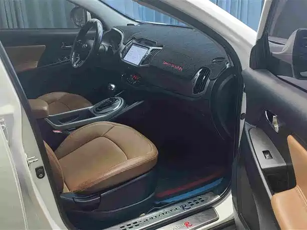 Sportage 2.0 L Auto 2 WD DLX