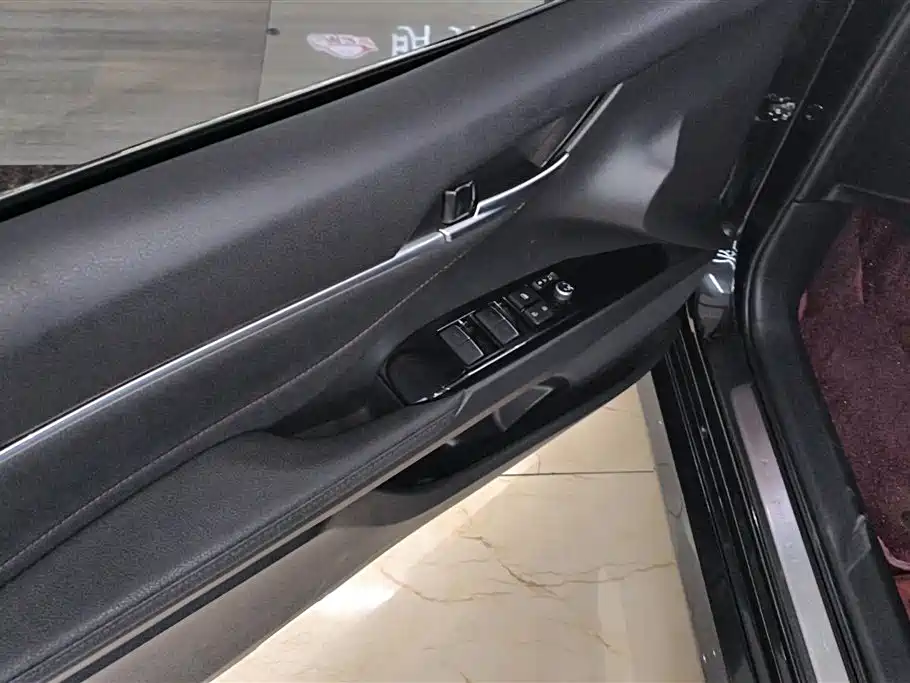 Camry Dual Engine 2.5 HG Luxury