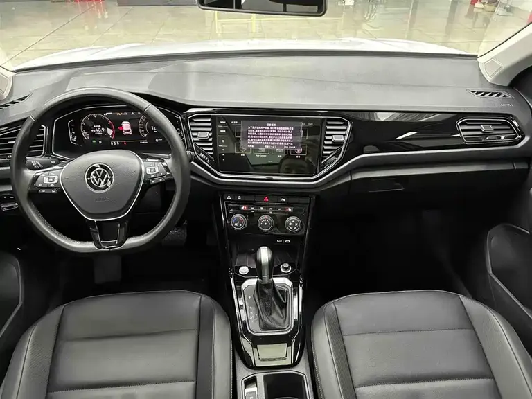 Volkswagen T-ROC 280 TSI DSG 2 WD Comfort Enjoyment PLUS