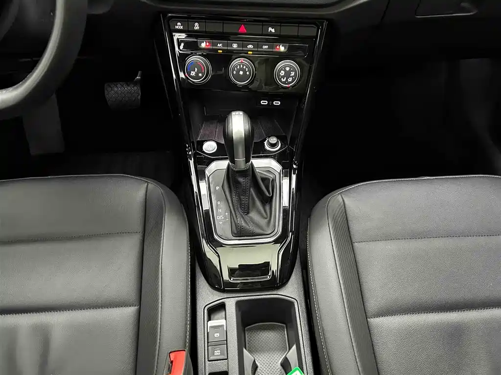T-ROC 280 TSI DSG 2 WD Comfort Enjoyment PLUS