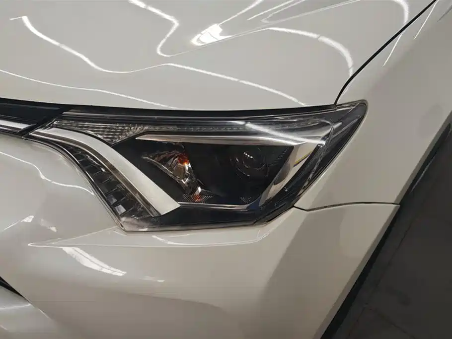 RAV4 2.0 L CVT 2 WD Style CN-VI