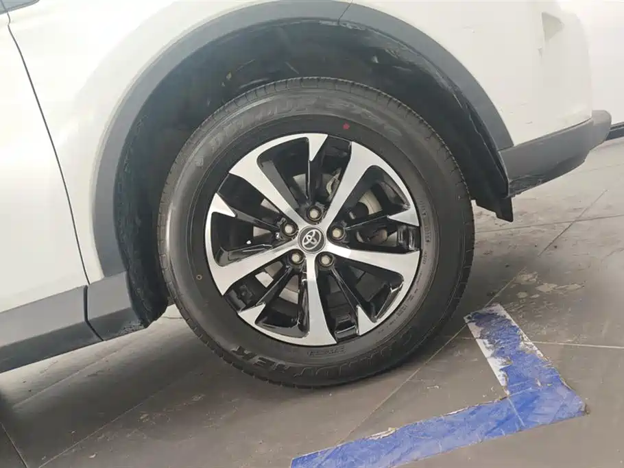 RAV4 2.0 L CVT 2 WD Style CN-VI