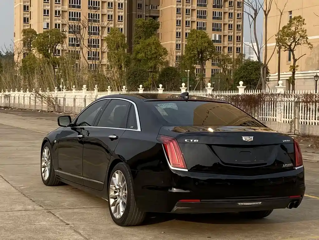 Cadillac CT6 28 T Platinum