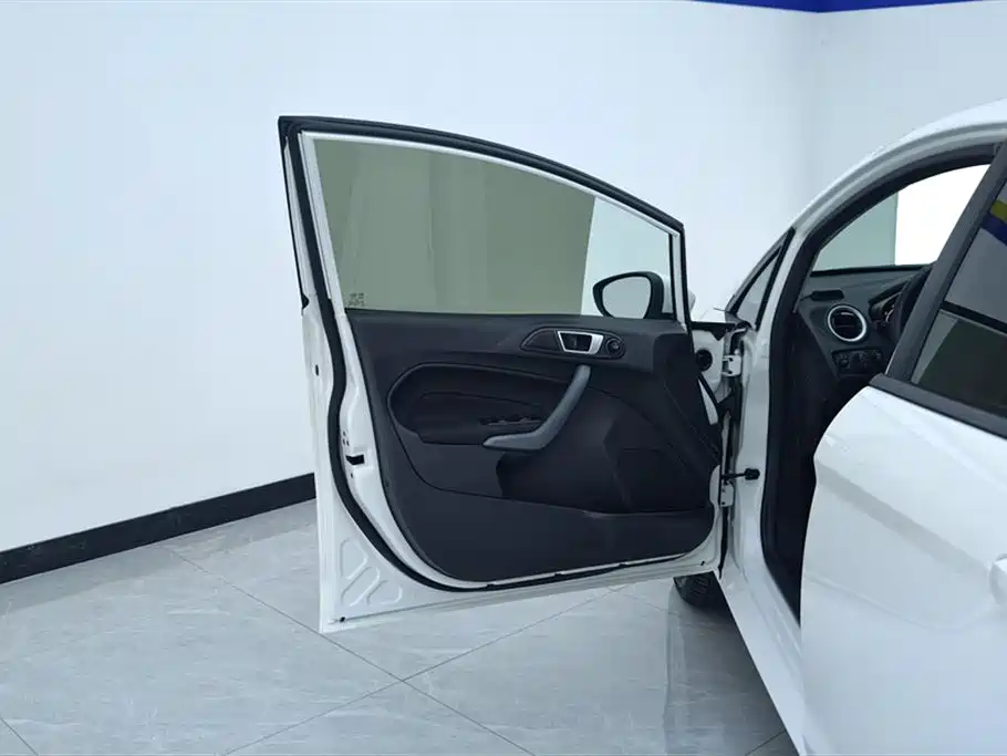Fiesta Hatchback 1.5 L Auto Fashion