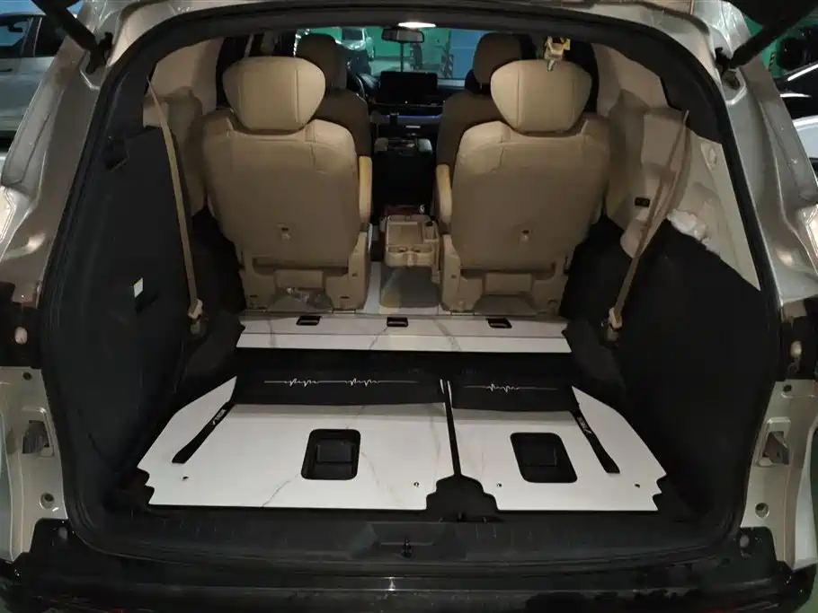 Sienna 2.5 L Hybrid Distinguished