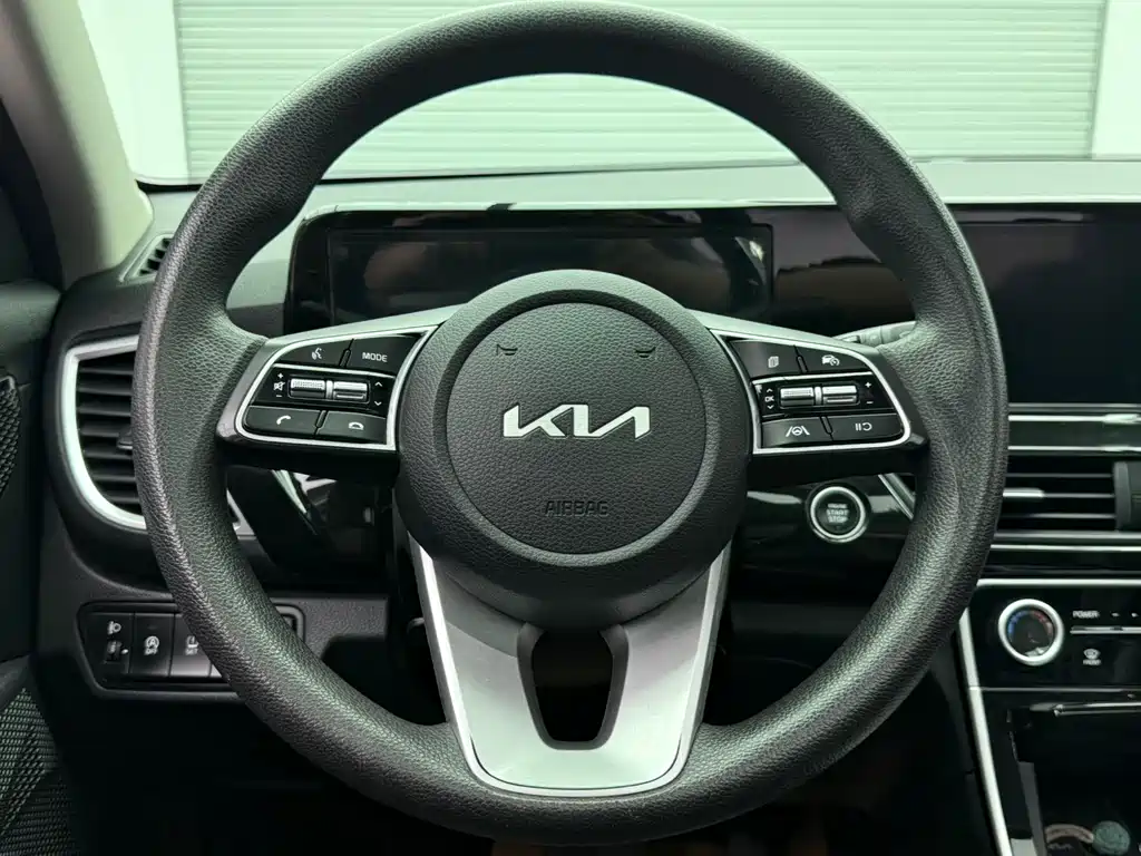 Seltos 1.5 L CVT Luxury
