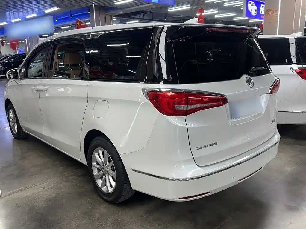 Buick GL8 ES 28 T Premium CN-VI