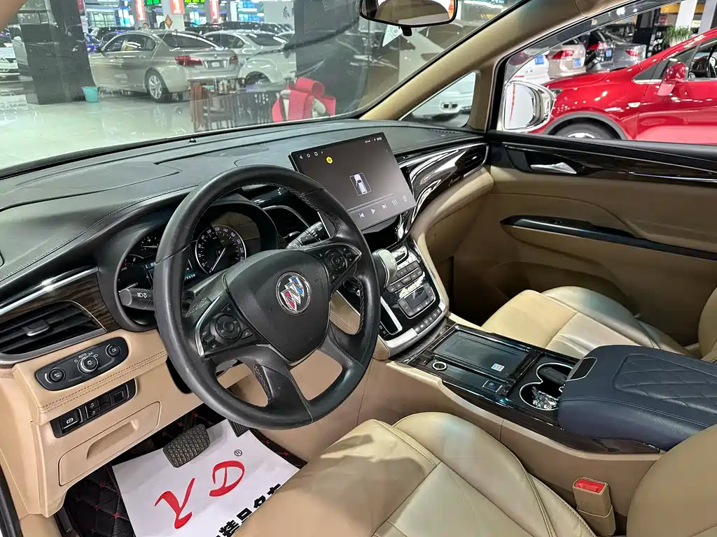 Buick GL8 ES 28 T Premium CN-V
