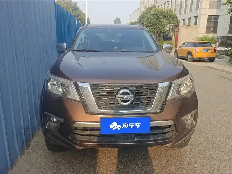 Nissan Terra 2.5 L Auto 2 WD Luxury