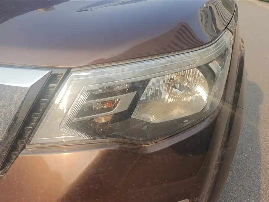 Terra 2.5 L Auto 2 WD Luxury