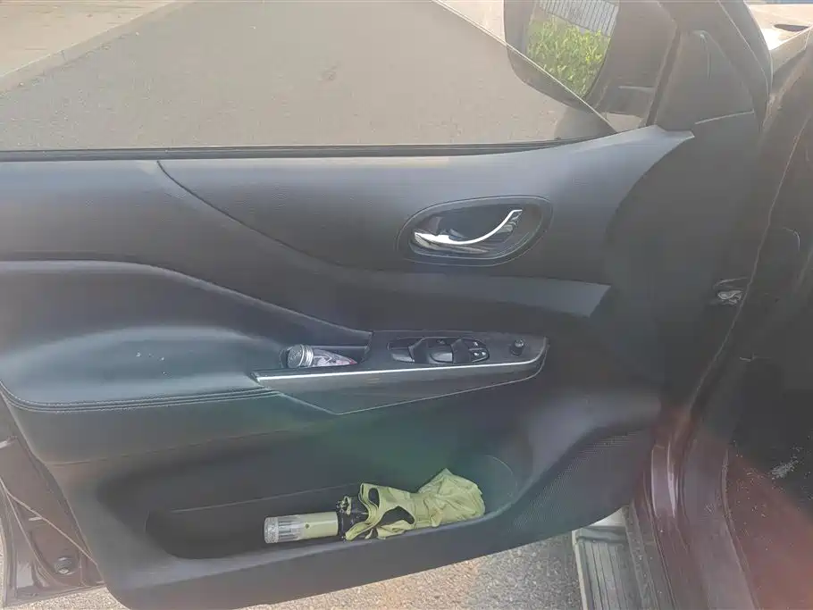 Terra 2.5 L Auto 2 WD Luxury
