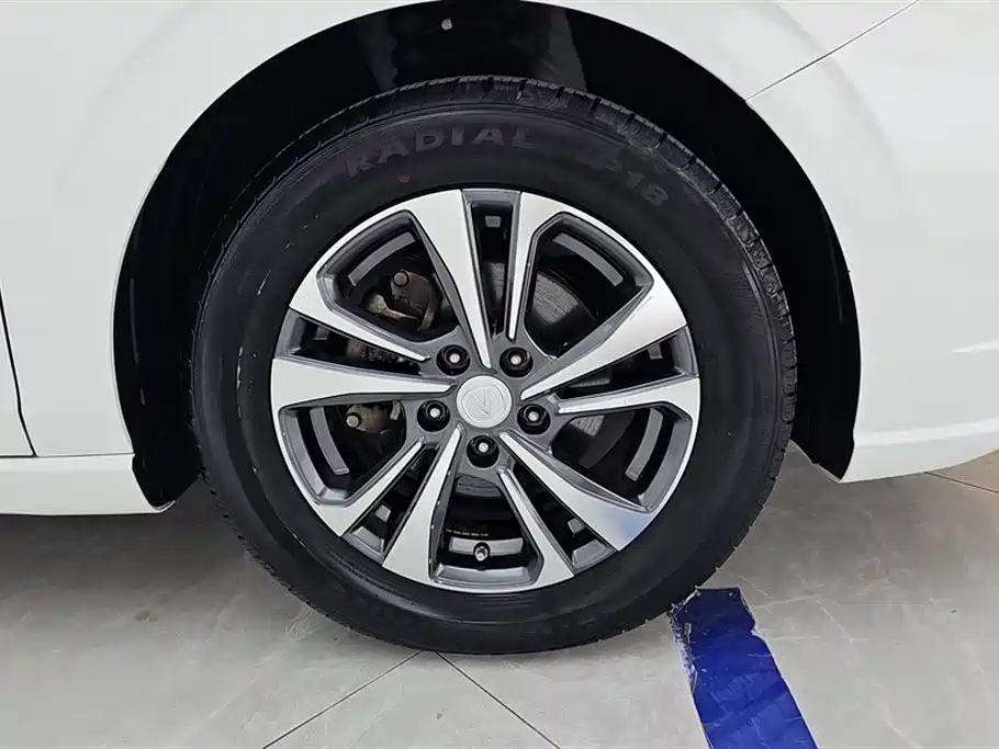 Eado PLUS Million 1.6 L GDI CVT Luxury