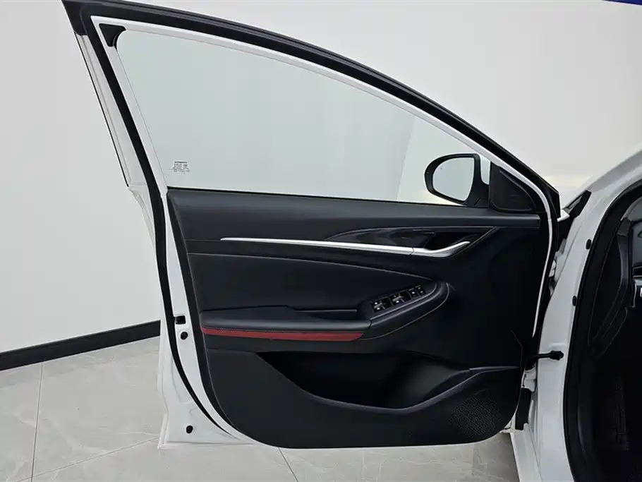 Eado PLUS Million 1.6 L GDI CVT Luxury