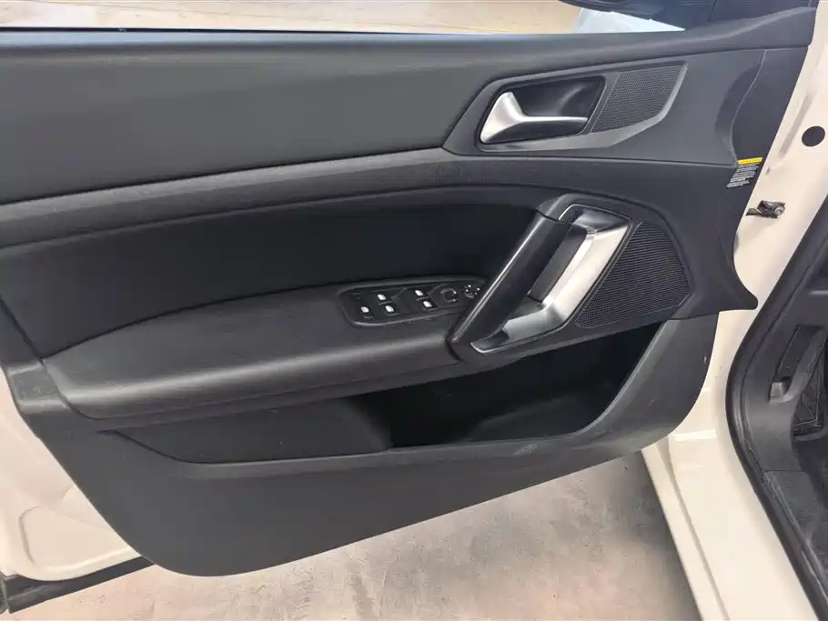 Peugeot 408 1.6 T Auto Luxury