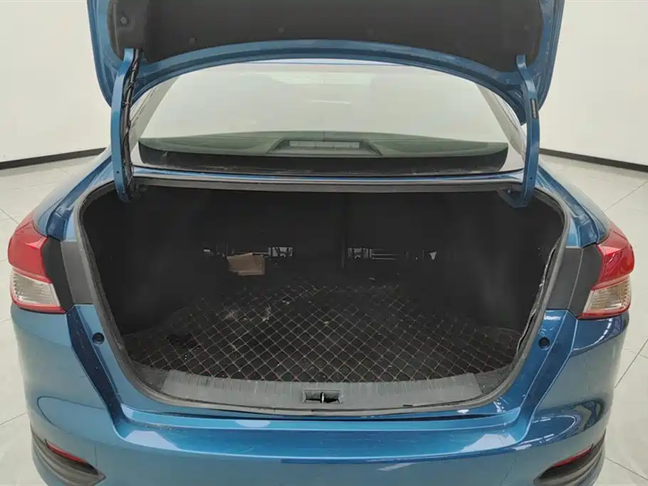 Lannia 1.6 L CVT Connected Smart Cool CN-V