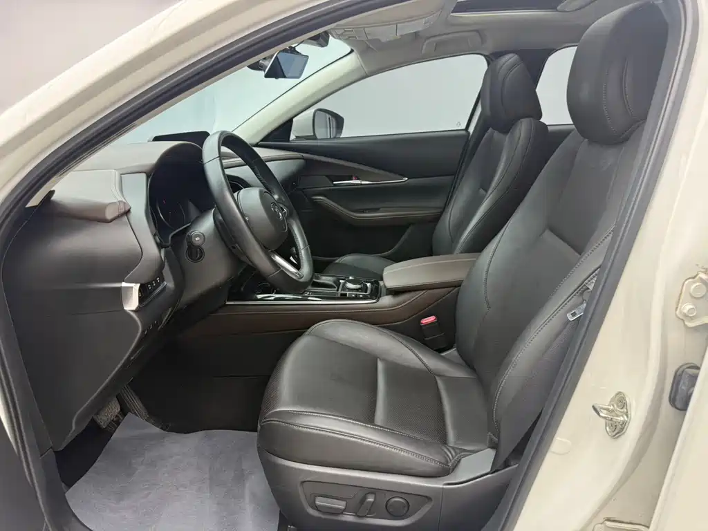 Mazda CX-30 2.0 L Auto Jiayue