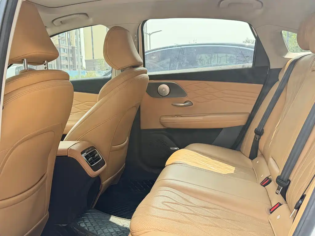 Arrizo 8 PRO 1.6 T DCT Luxury +