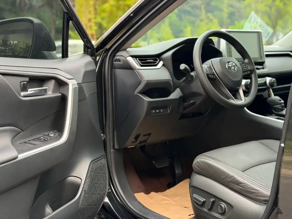 RAV4 Dual Engine 2.5 L E-CVT 2 WD Elite