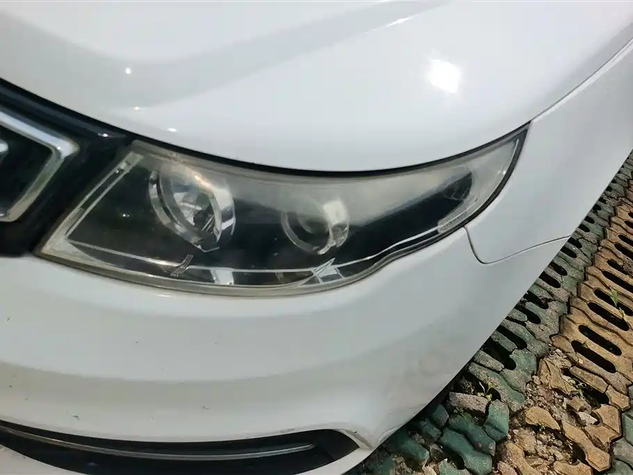 Vision 1.5 L Auto Happy