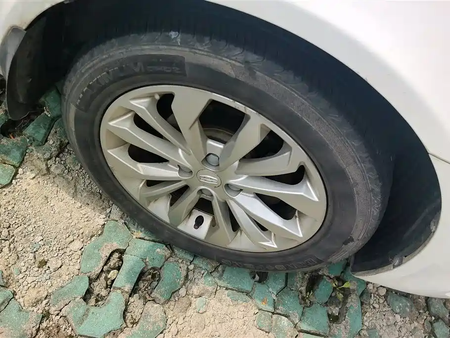 Vision 1.5 L Auto Happy