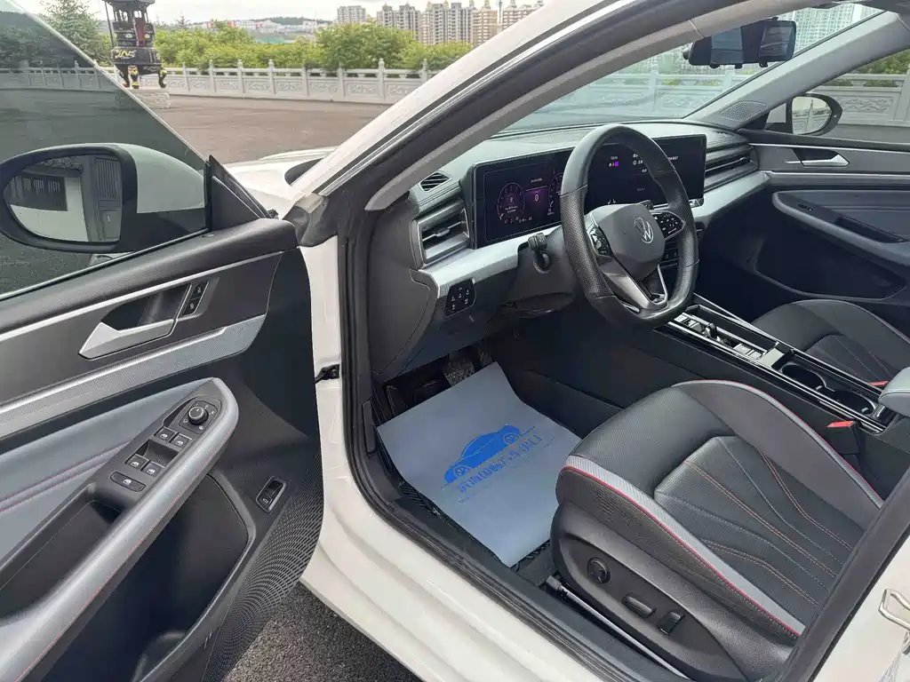 Lamando Lamando L 280 TSI DSG Spicy Cool