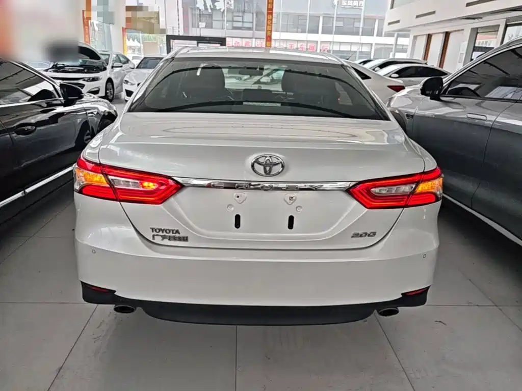 Camry 2.0 G Luxury