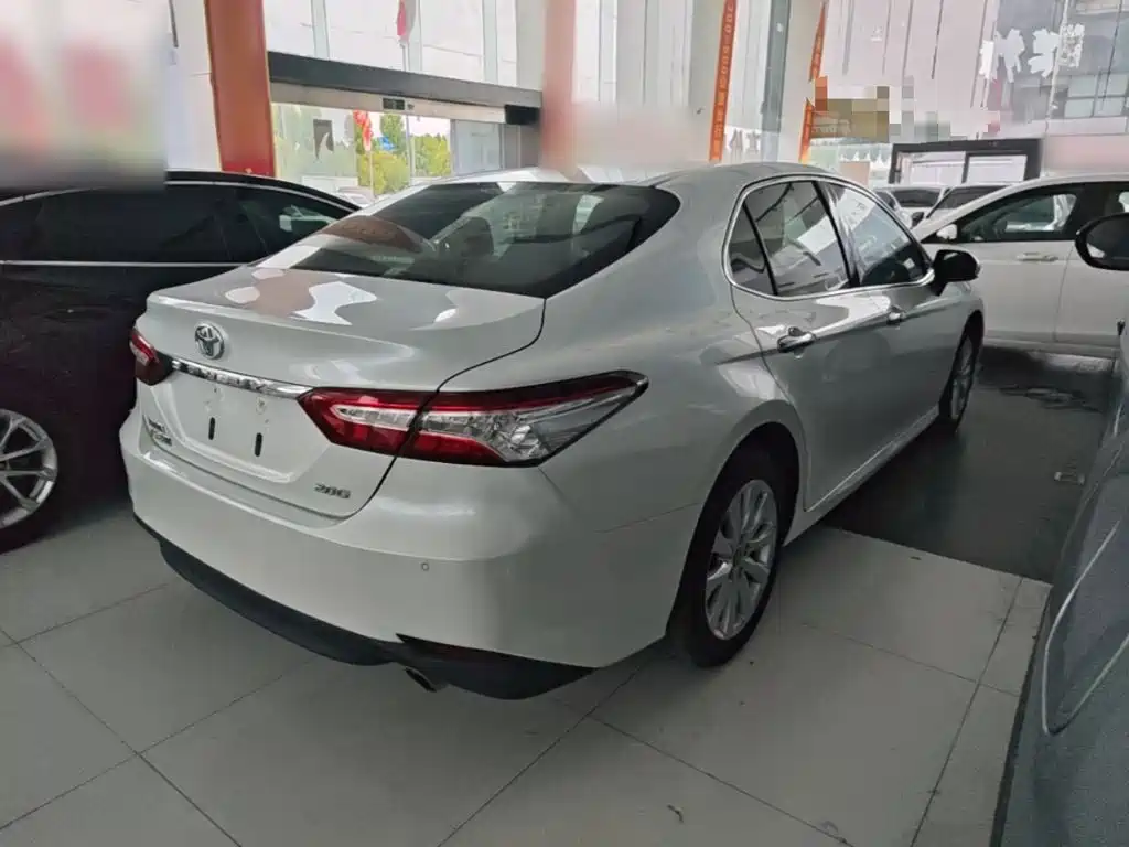 Camry 2.0 G Luxury