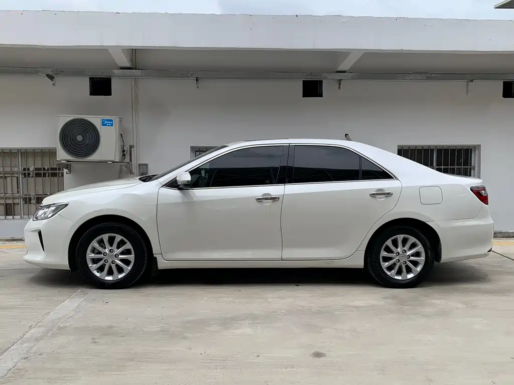 Camry 2.0 G Leading