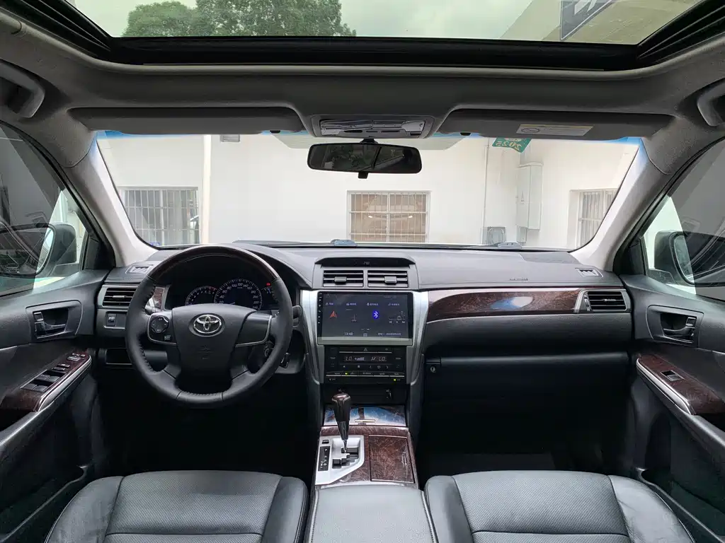 Camry 2.0 G Leading