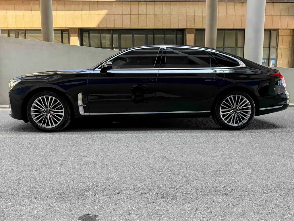 Hongqi H9 2.0 T Connected Flagship Enjoyment