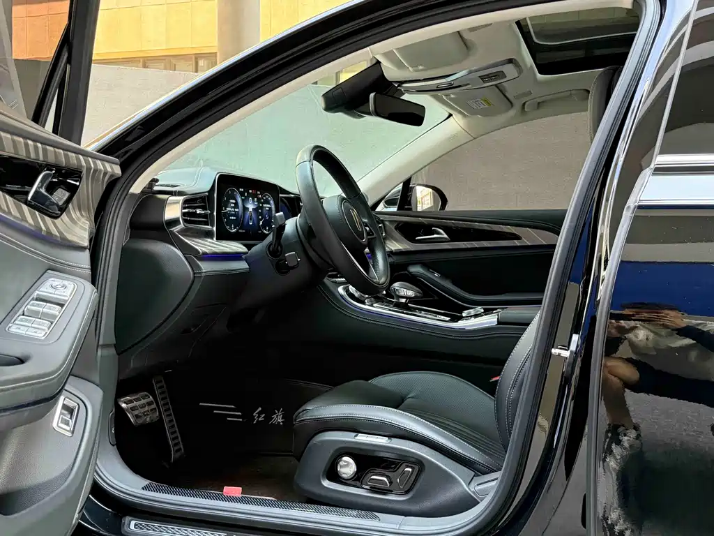 Hongqi H9 2.0 T Connected Flagship Enjoyment