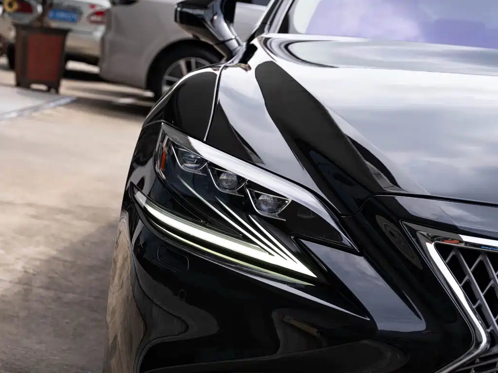 Lexus LS 500 h Outstanding CN-VI