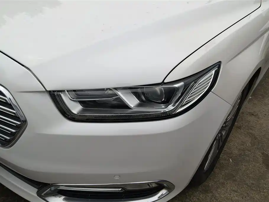 Taurus EcoBoost 245 Luxury