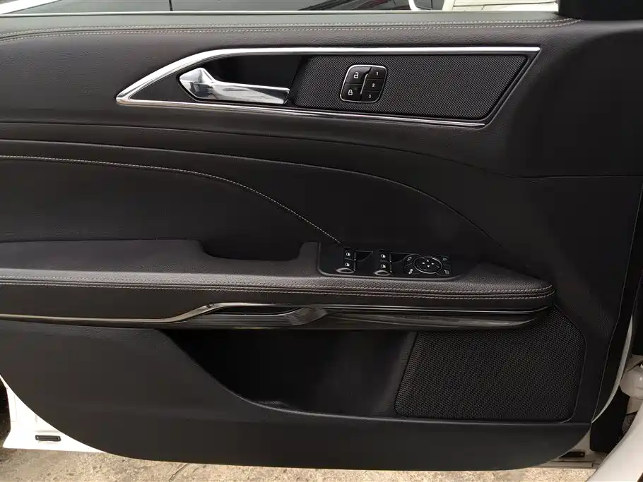 Taurus EcoBoost 245 Luxury