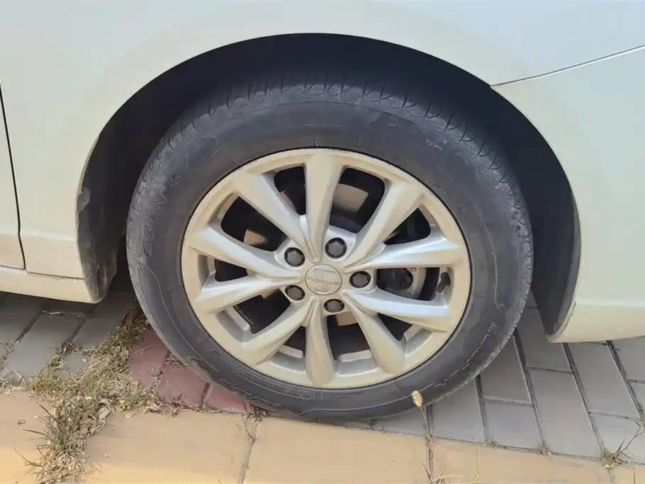Roewe i5 1.5 L Auto 4 G Connected Leading Luxury