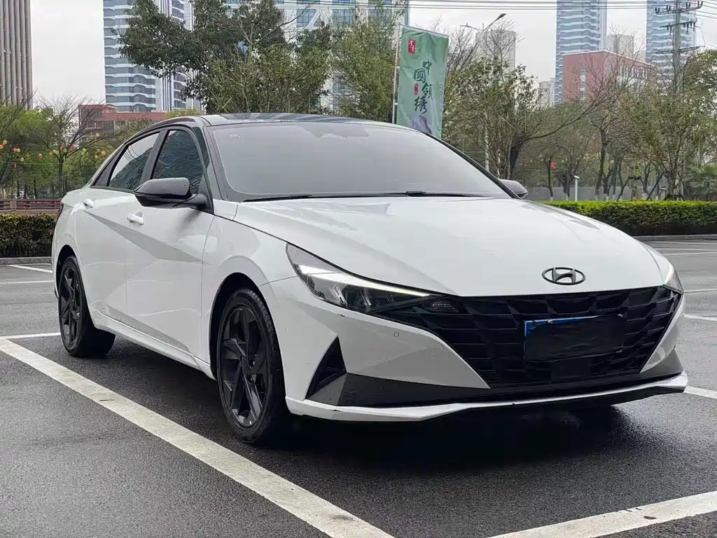 Elantra 1.5 L CVT LUX Distinguished
