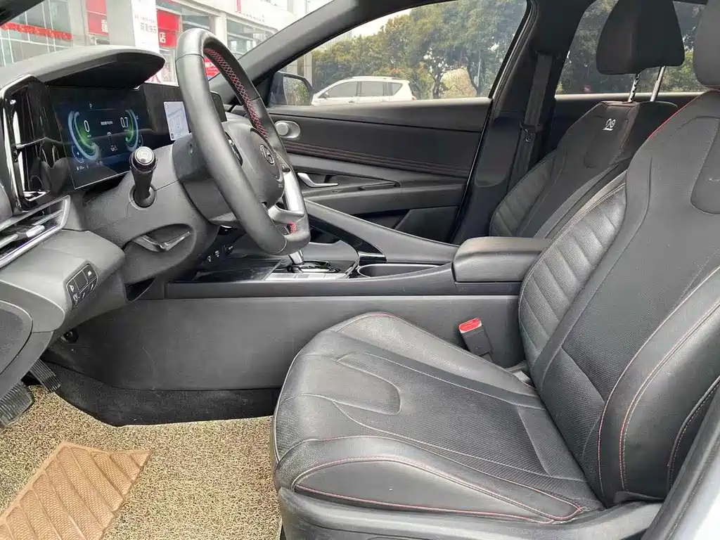 Elantra 1.5 L CVT LUX Distinguished