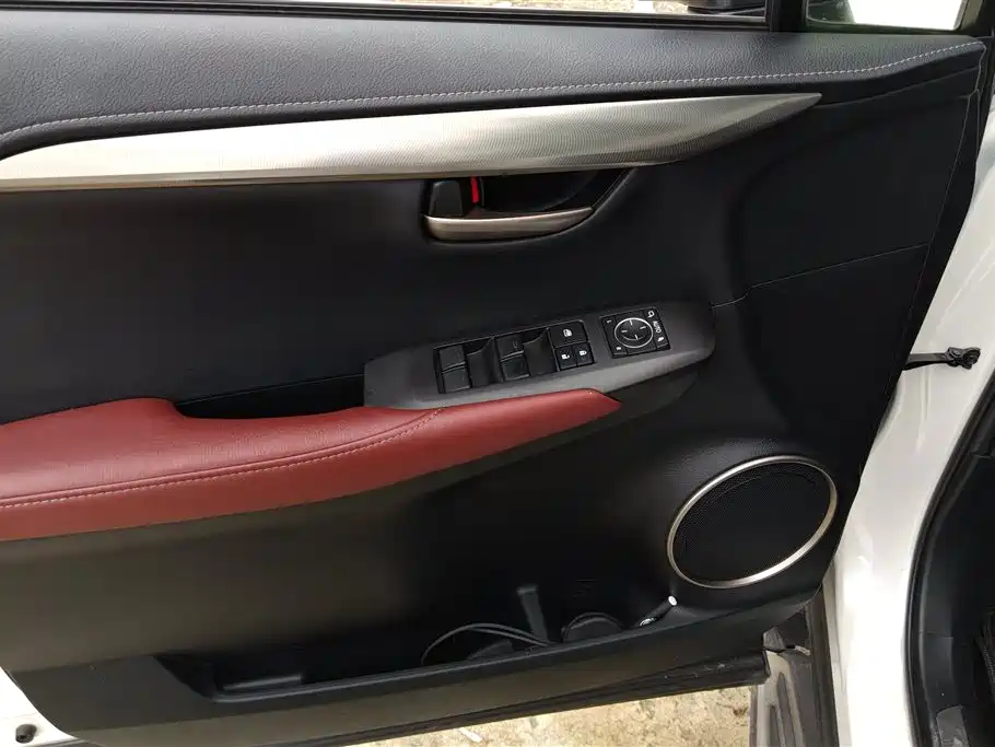 Lexus NX 200 t AWD Sharp Style