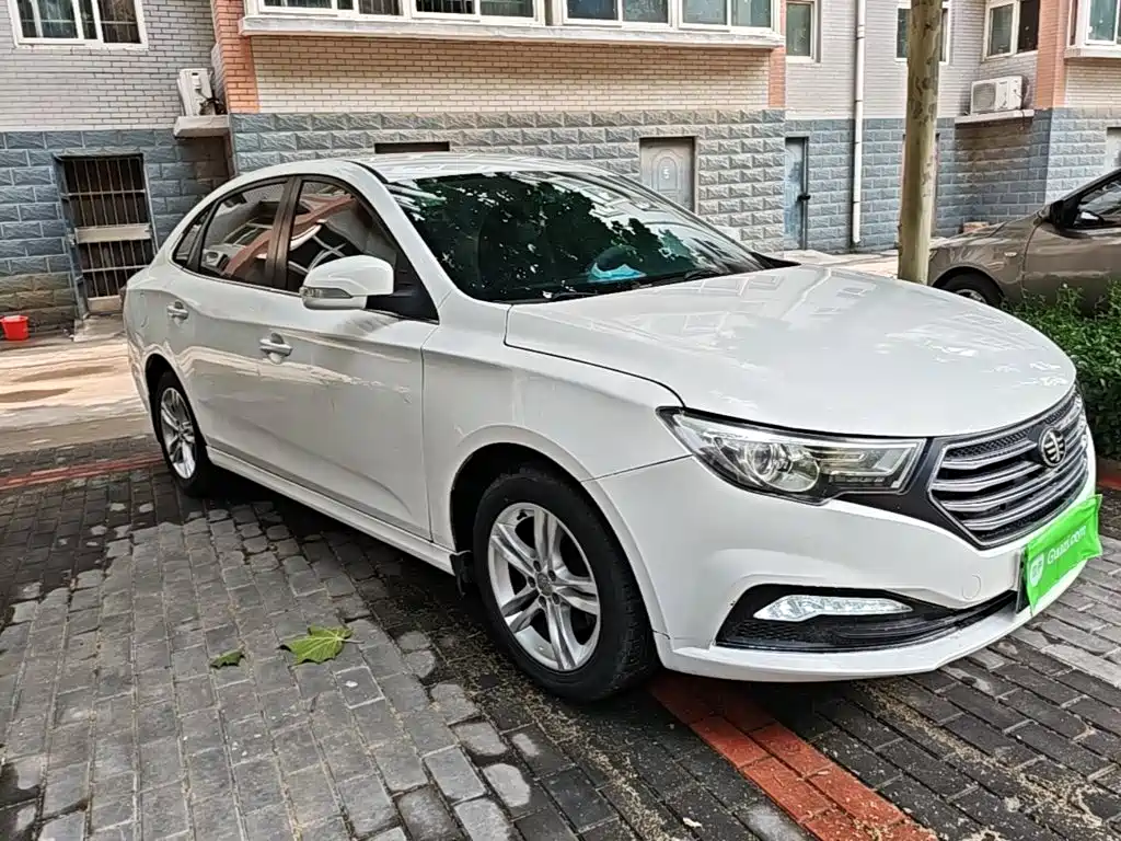 Besturn B30 奔腾B30 2016款 1.6 L 自动十周年纪念版