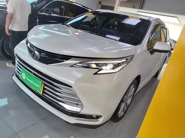 Toyota Sienna 2.5 L Hybrid Platinum