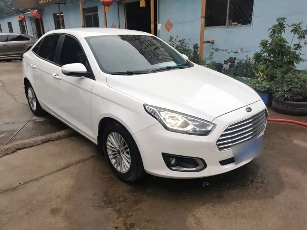 Escort Facelift 1.5 L Manual Comfort