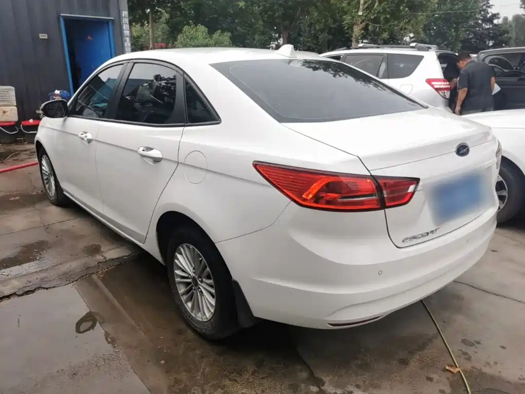 Escort Facelift 1.5 L Manual Comfort