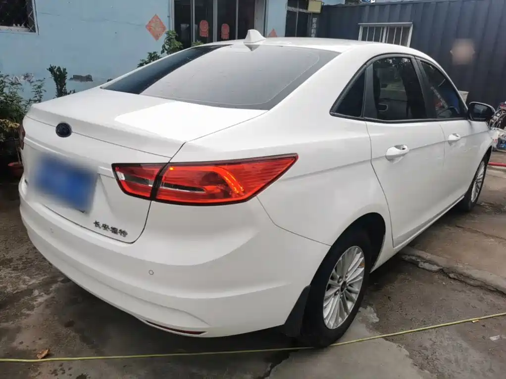 Escort Facelift 1.5 L Manual Comfort