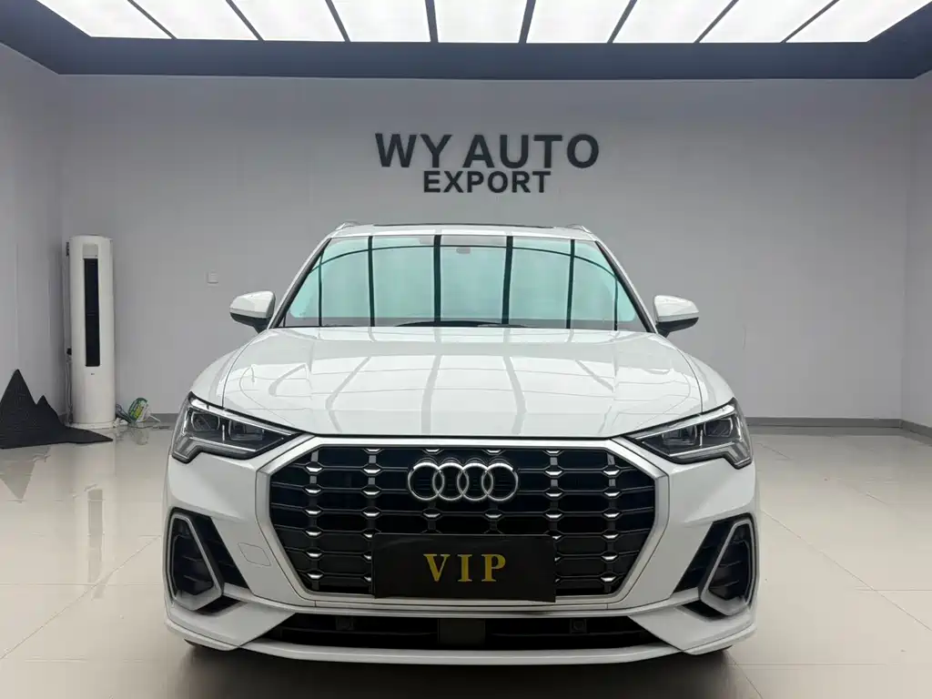 Audi Q3 35 TFSI Fashion Dynamic (1.4 T)