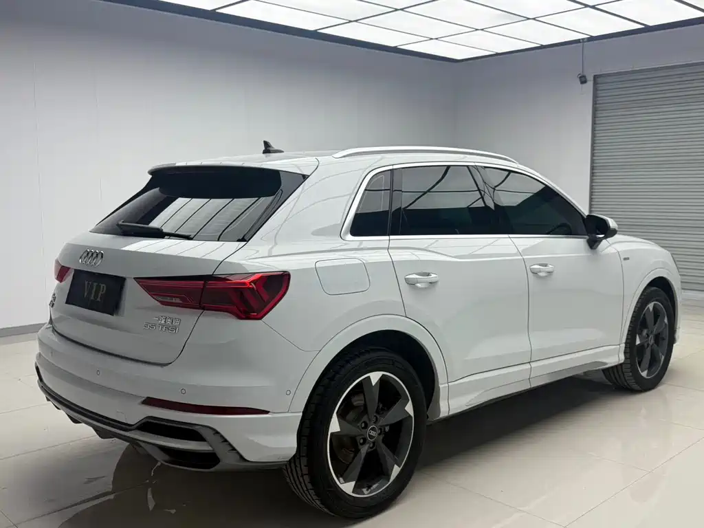 Audi Q3 35 TFSI Fashion Dynamic (1.4 T)