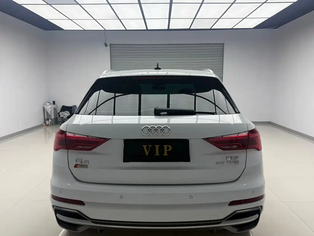 Audi Q3 35 TFSI Fashion Dynamic (1.4 T)