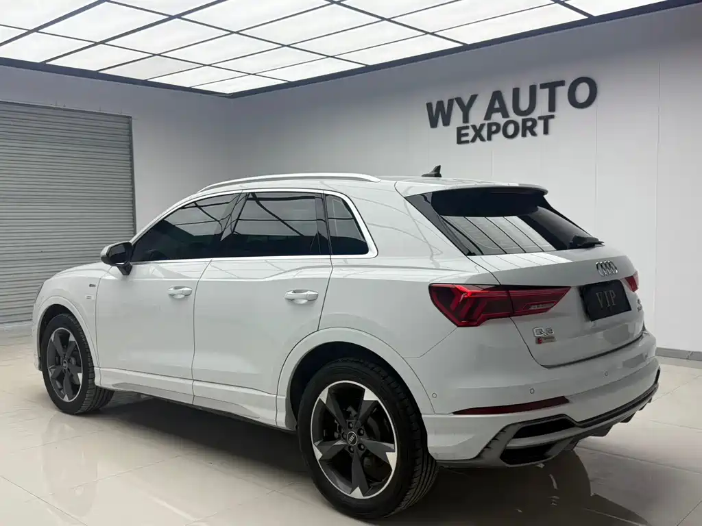 Audi Q3 35 TFSI Fashion Dynamic (1.4 T)