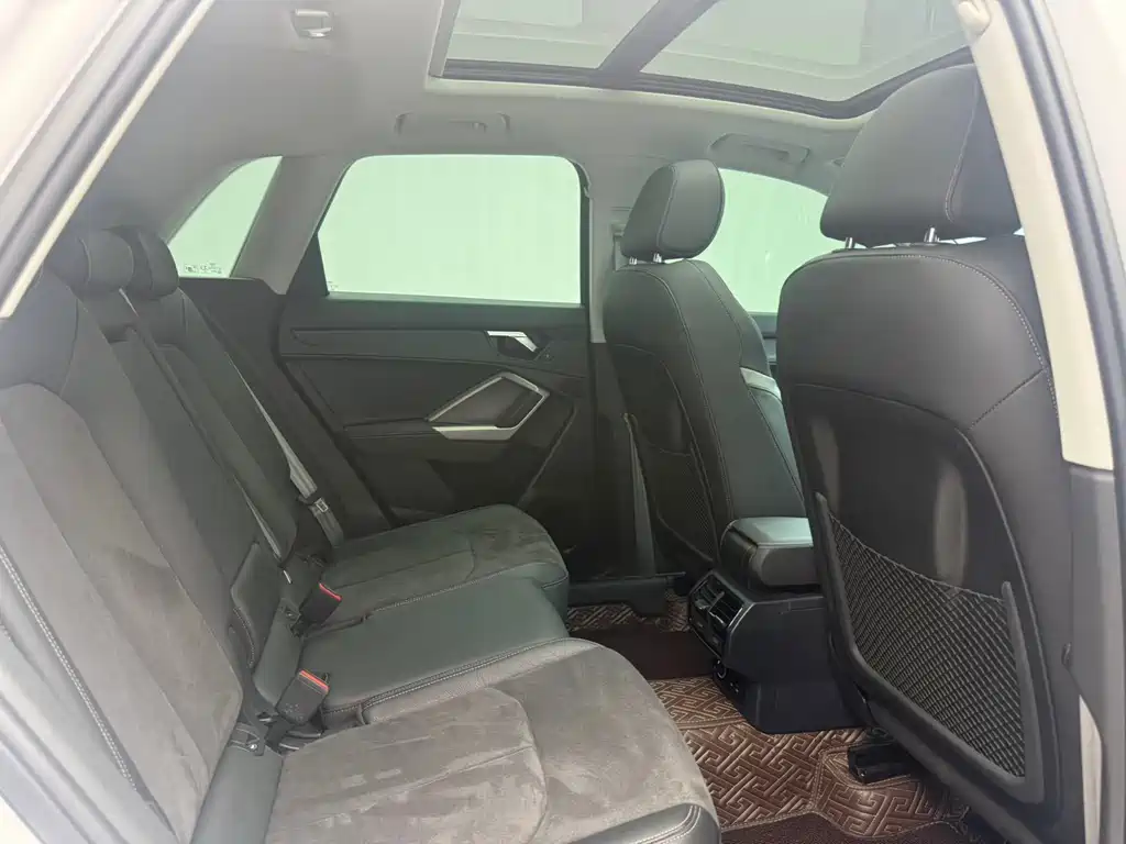 Audi Q3 35 TFSI Fashion Dynamic (1.4 T)