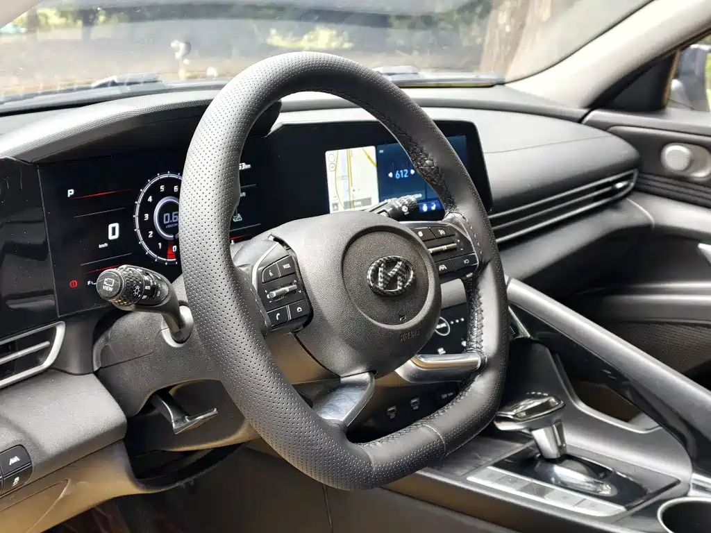 Elantra 1.5 L CVT LUX Distinguished